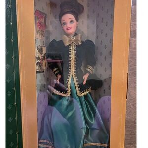 Yuletide Romance Barbie Doll Special Edition Hallmark‎ 1996 Mattel 15621